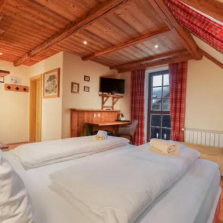 Gostilna Pri Martinu 3* קרנייסקה גורה